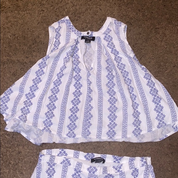 2 piece set - Picture 2 of 2